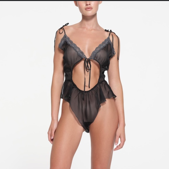 SKIMS Other - NWT Skims Romance Lace Tie Front teddy lingerie ruffle boudoir date feminine